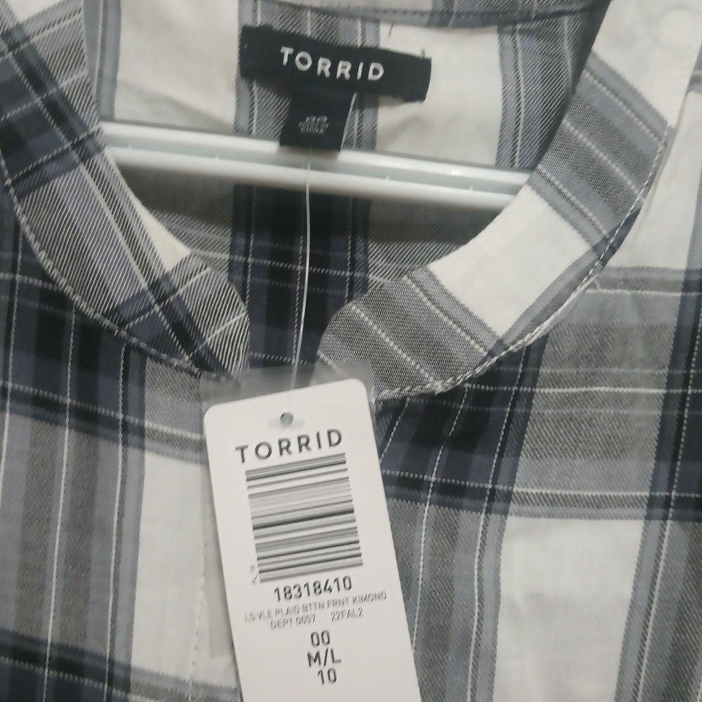 Torrid Plaid Button-Up Shirt in Black & White - Picture 3 of 3